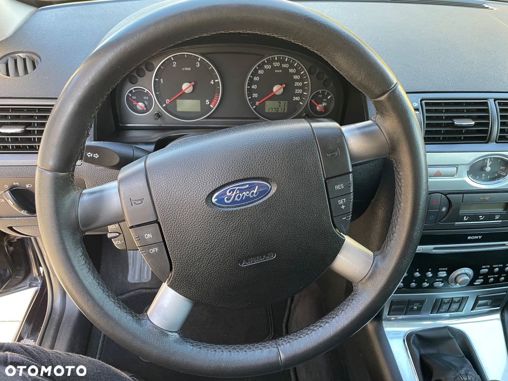 Ford Mondeo - 15