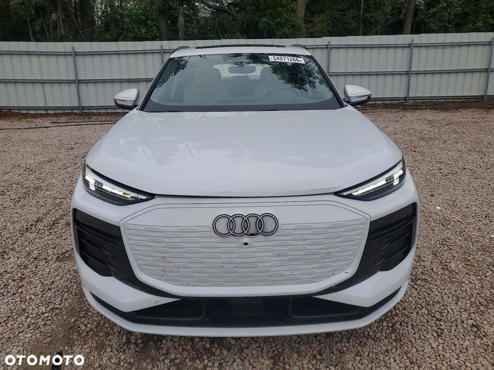 Audi Q6 e-tron Quattro - 6