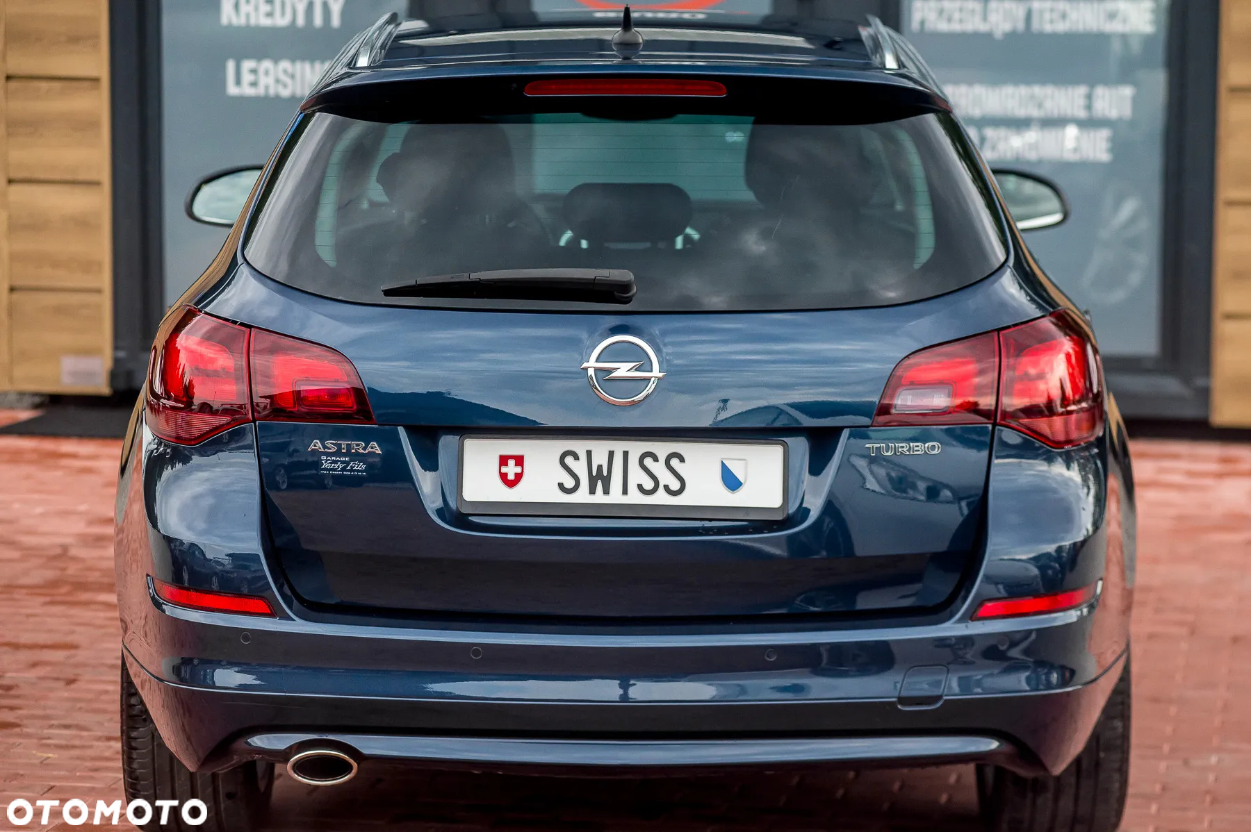 Opel Astra 1.6 Turbo Cosmo - 11