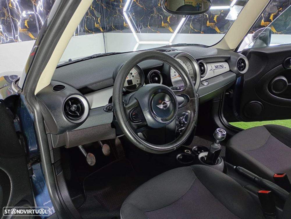 MINI 3 Portas Cooper D - 13