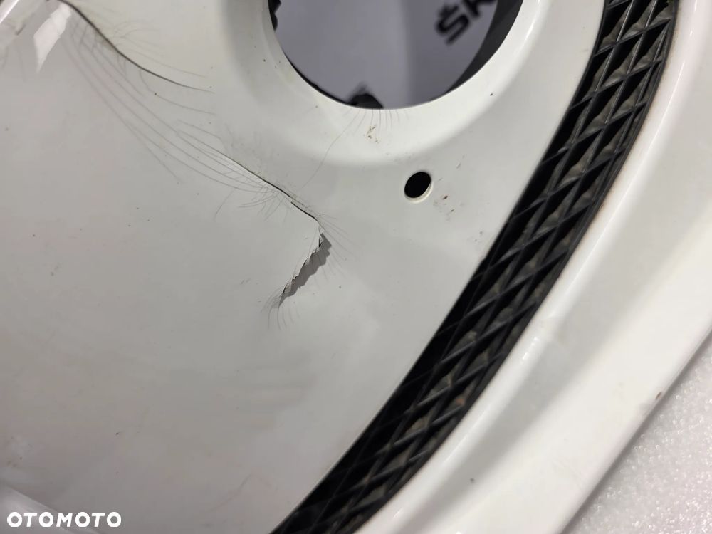 VW UP 11- ZDERZAK PRZEDNI PRZÓD , KOLOR BIAŁY , NA HALOGENY , NR AUKCJUI NZ1516 - 13