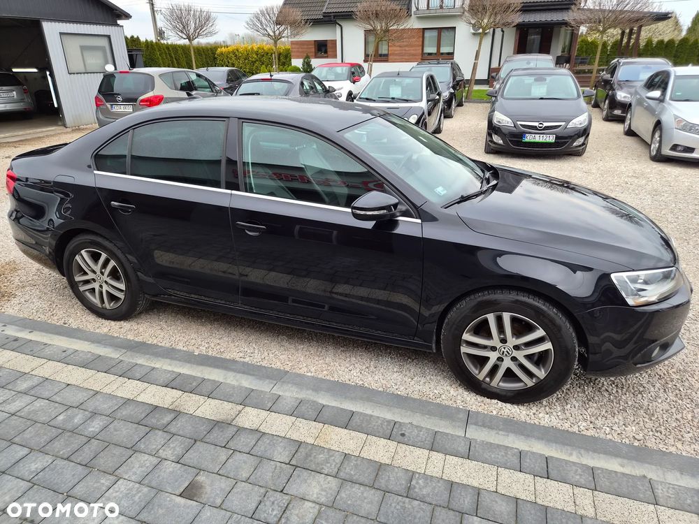 Volkswagen Jetta - 11