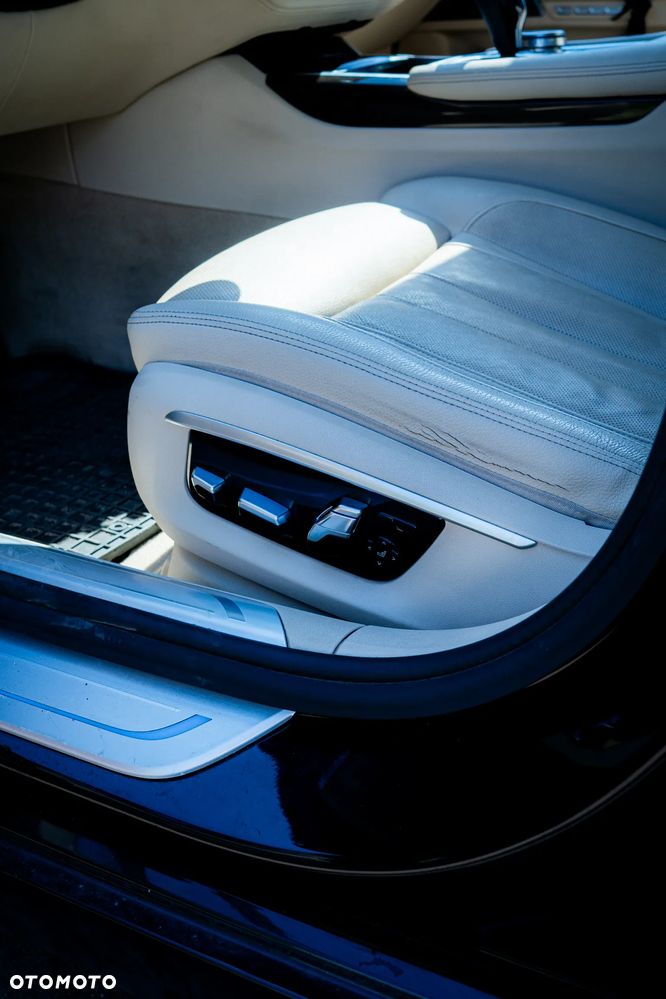 BMW Seria 7 730d xDrive - 18