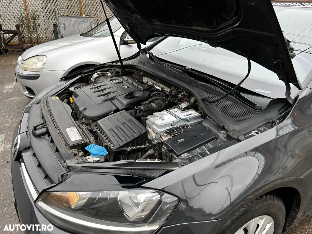 Volkswagen Golf 1.6 TDI Comfortline - 7