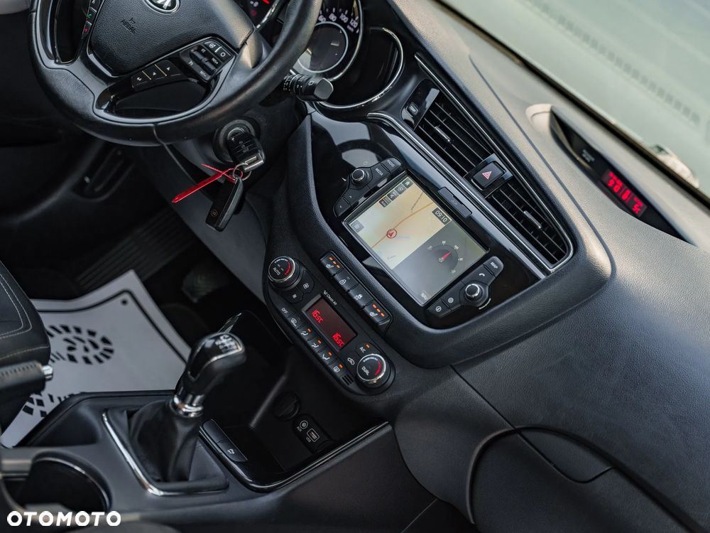 Kia Ceed 1.6 CRDi 136 ISG Spirit - 19