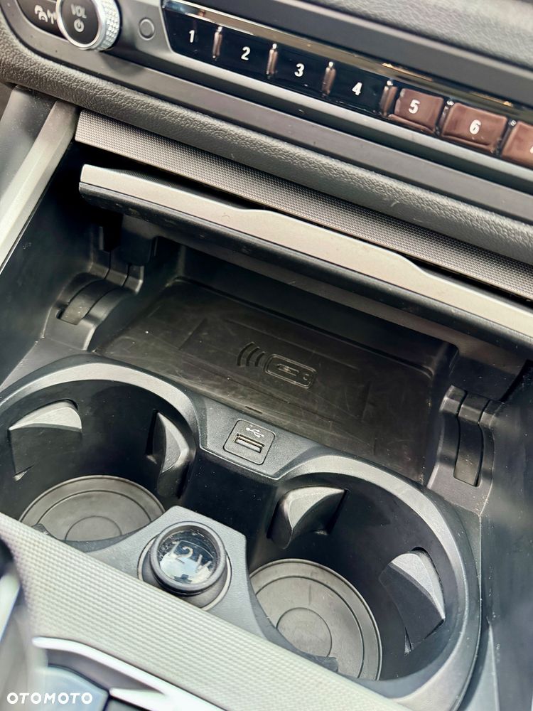 BMW Seria 3 320d xDrive mHEV - 24