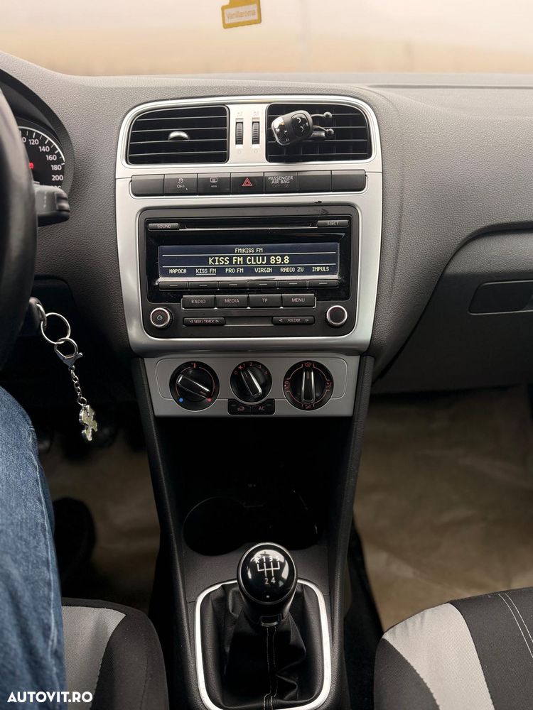 Volkswagen Polo - 32