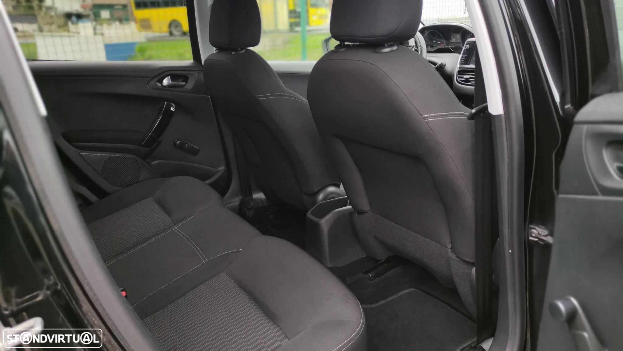 Peugeot 208 1.6 BlueHDi Style - 20