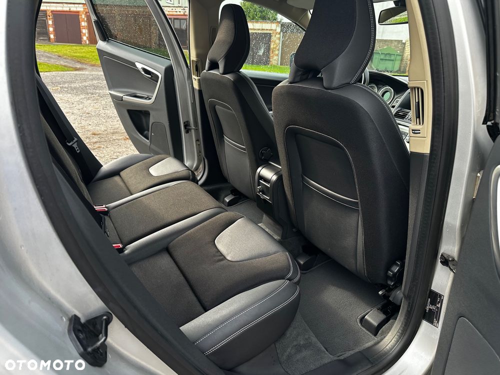 Volvo XC 60 DRIVe Kinetic - 10