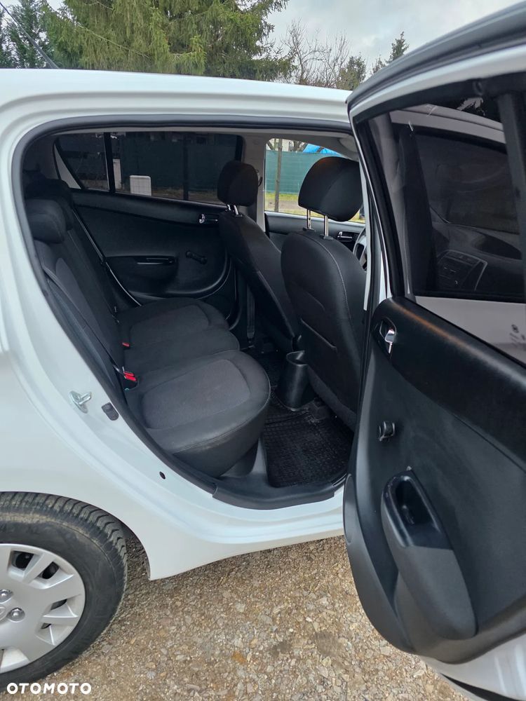 Hyundai i20 1.25 Classic + - 6