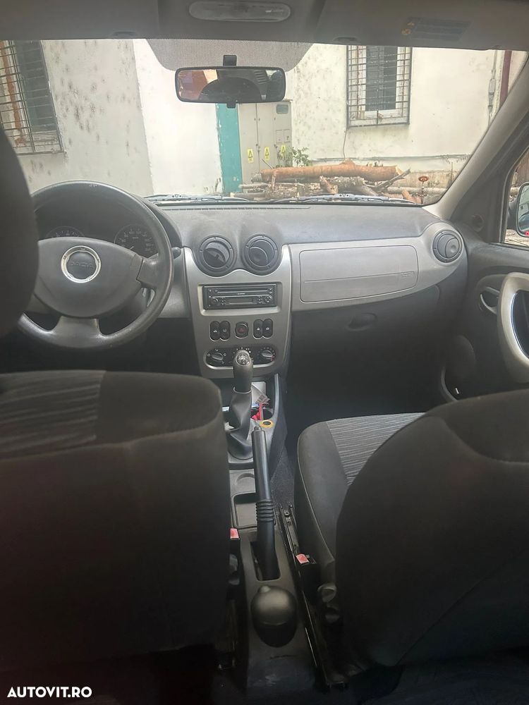 Dacia Logan 1.2 - 16