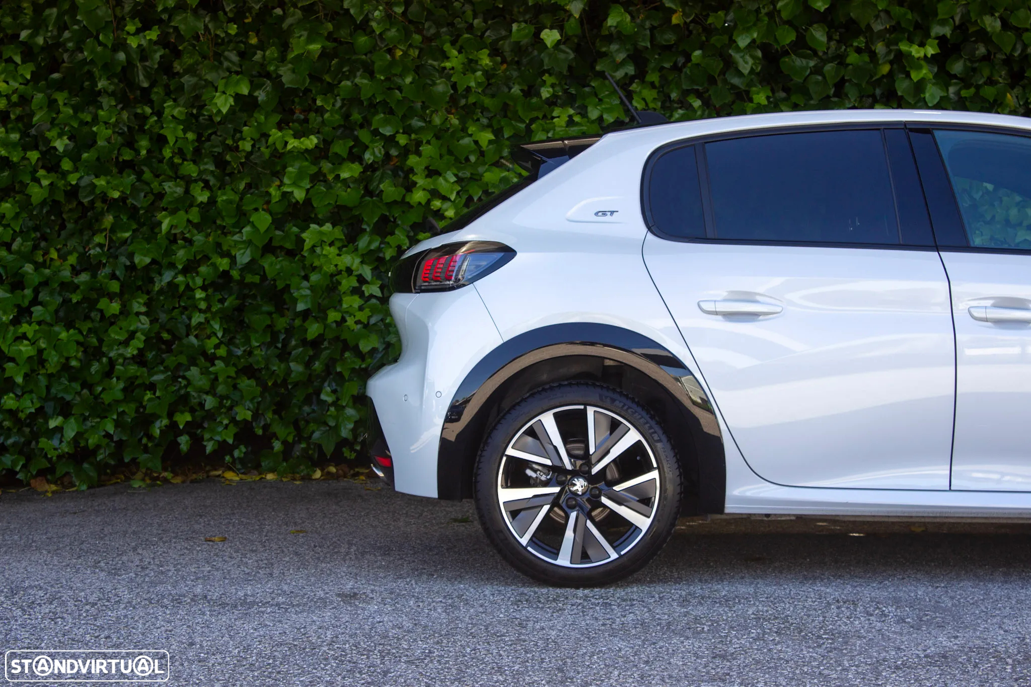 Peugeot 208 1.5 BlueHDi GT Line - 4