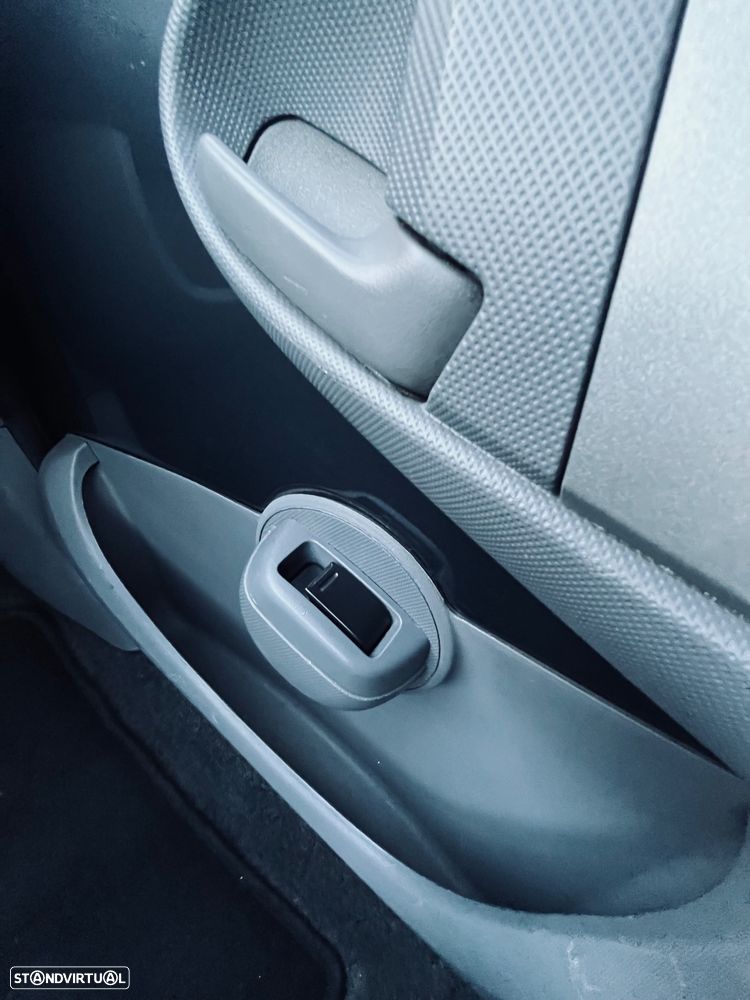 Peugeot 107 1.0 Urban Style - 17