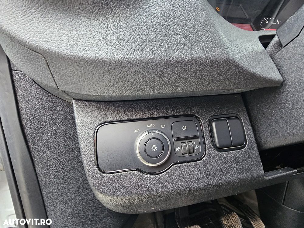 Mercedes-Benz Sprinter - 12