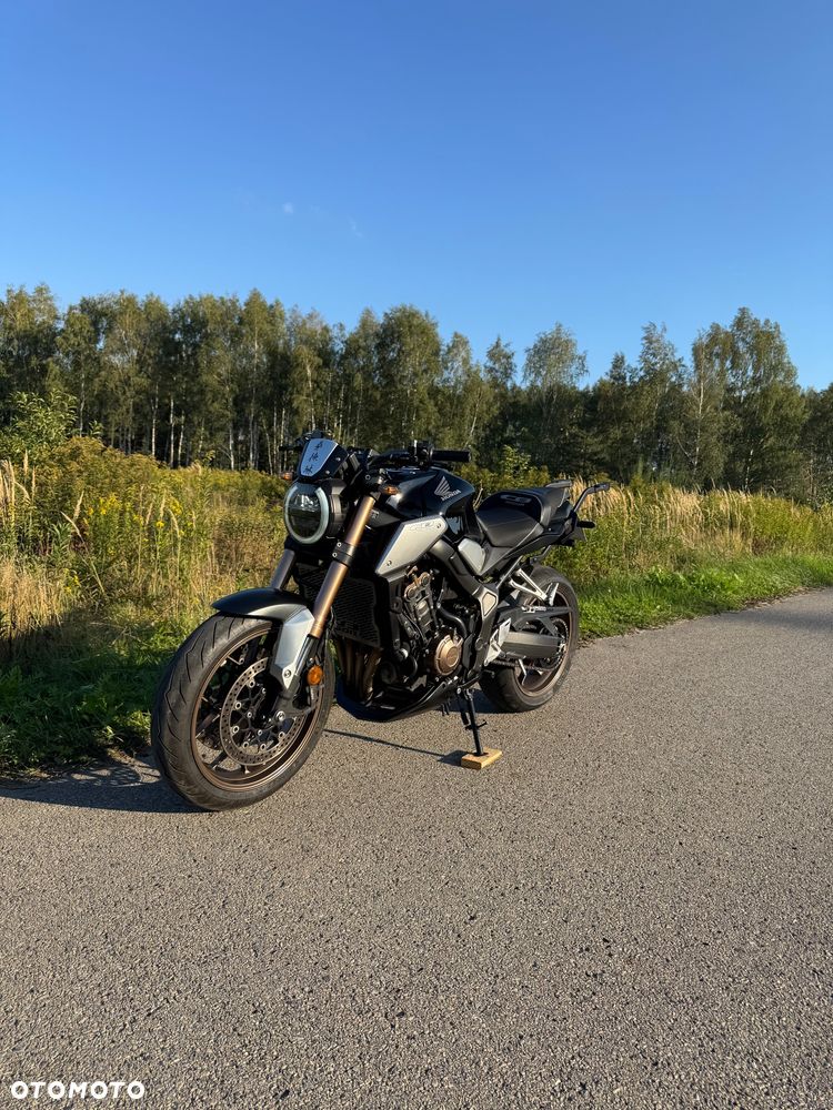 Honda CB - 1