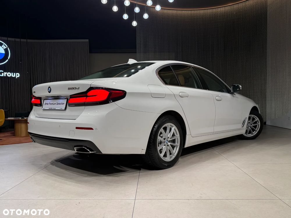 BMW Seria 5 520d xDrive - 3