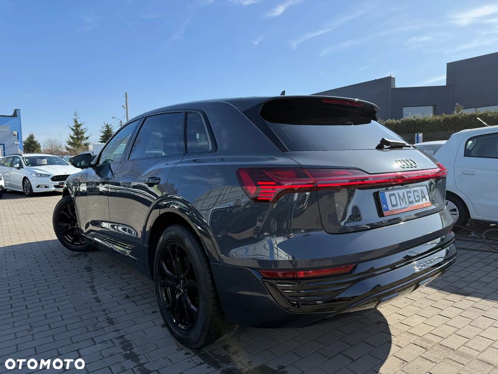 Audi Q8 e-tron 50 quattro advanced - 4