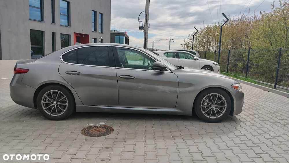 Alfa Romeo Giulia - 2