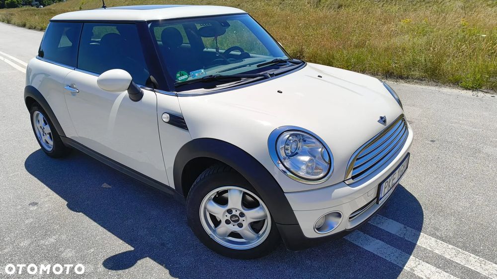MINI Cooper Standard - 2