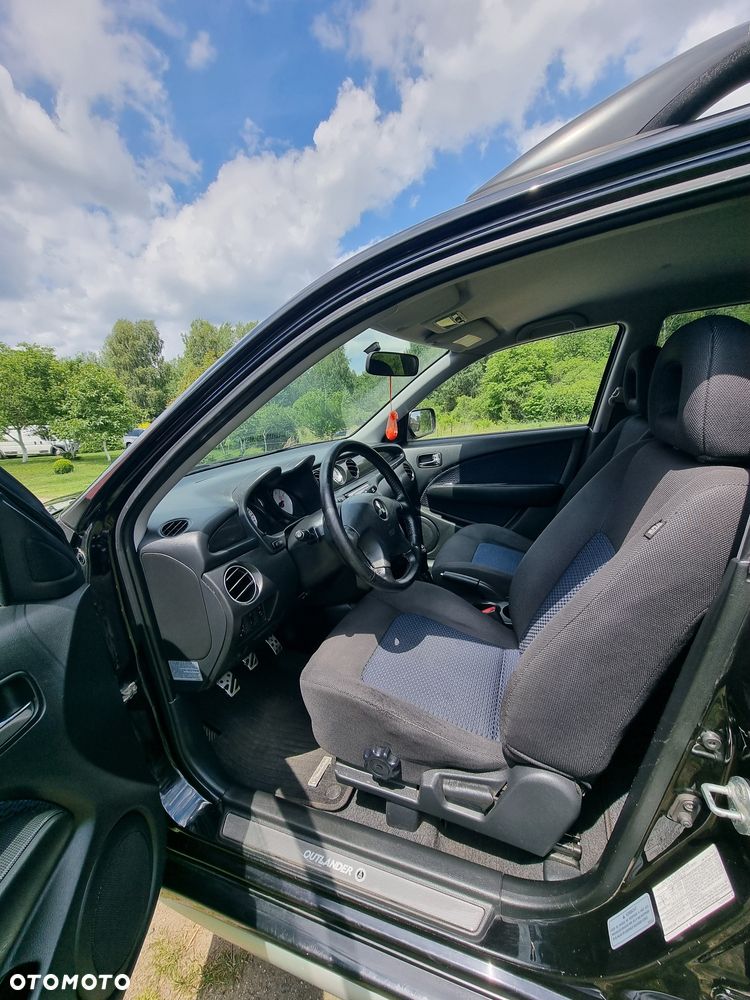 Mitsubishi Outlander - 7