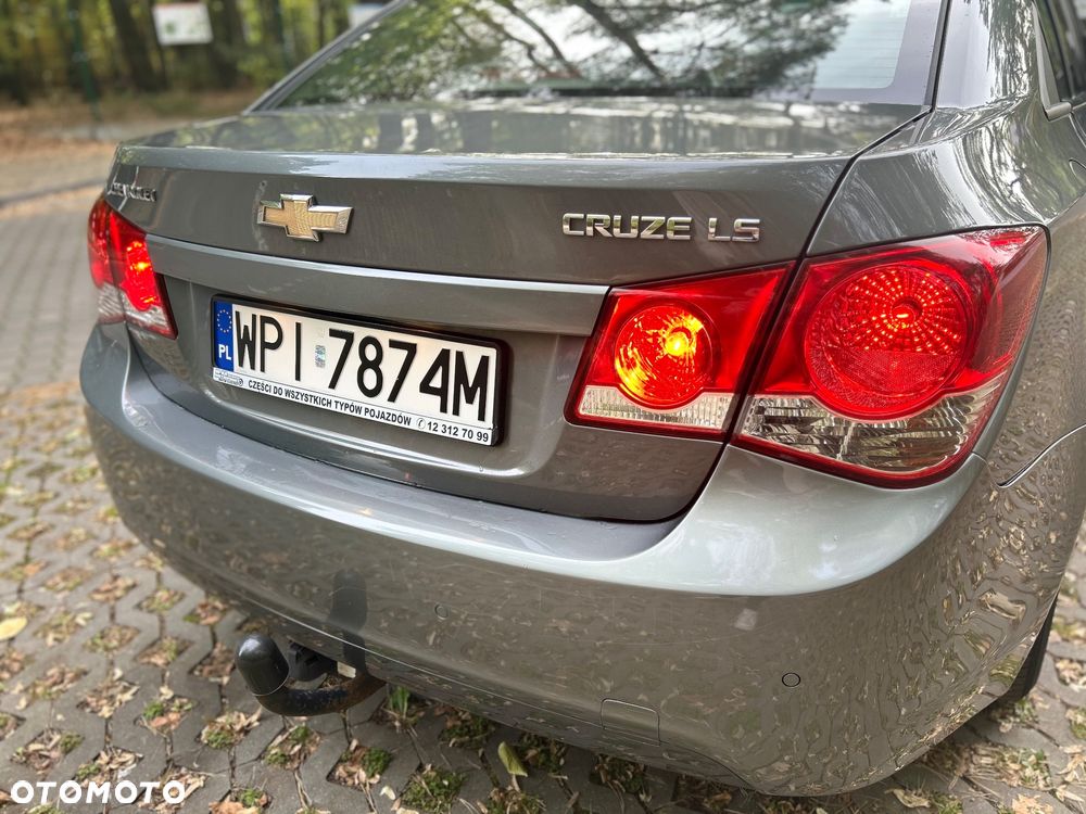 Chevrolet Cruze 1.6 LS - 11