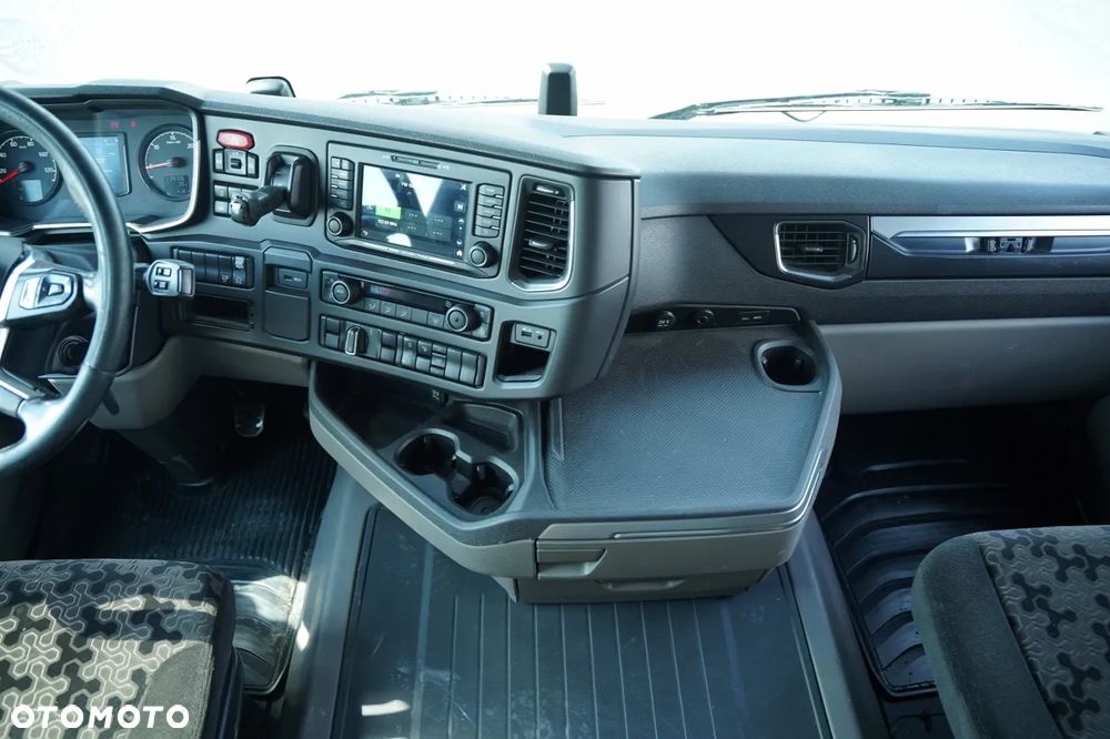Scania R 520 / V8 / RETARDER / HYDRAULIKA / KLIMA POSTOJOWA / CAŁA NA PODUSZKACH / - 29