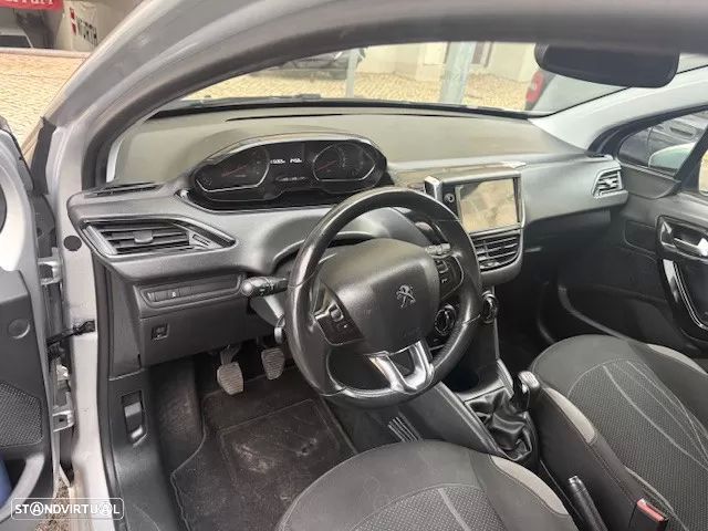 Peugeot 208 1.2 PureTech Style - 17