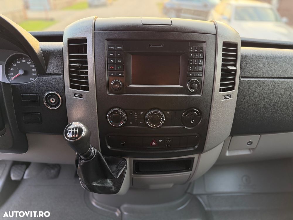 Volkswagen Crafter - 11