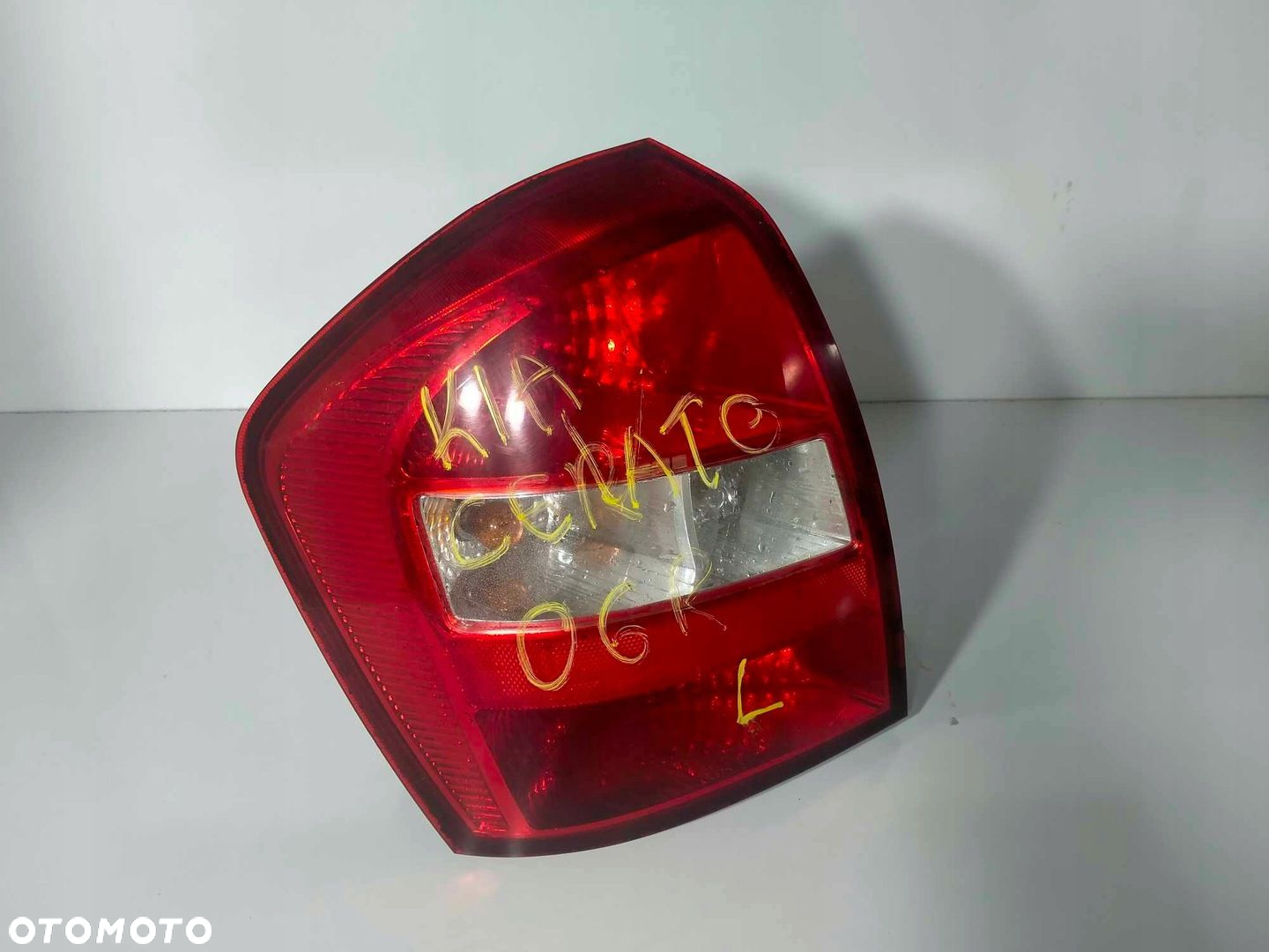 LAMPA LEWA TYLNA TYŁ KIA CERATO I 03-08 HB - 2