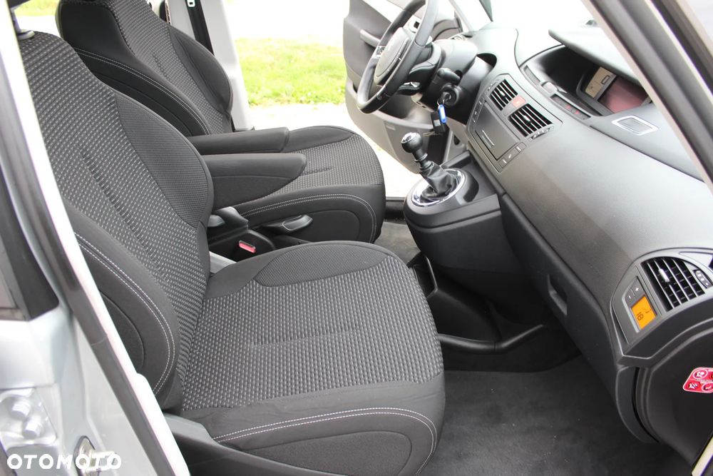 Citroën C4 Picasso 1.6 HDi FAP CoolTech - 22