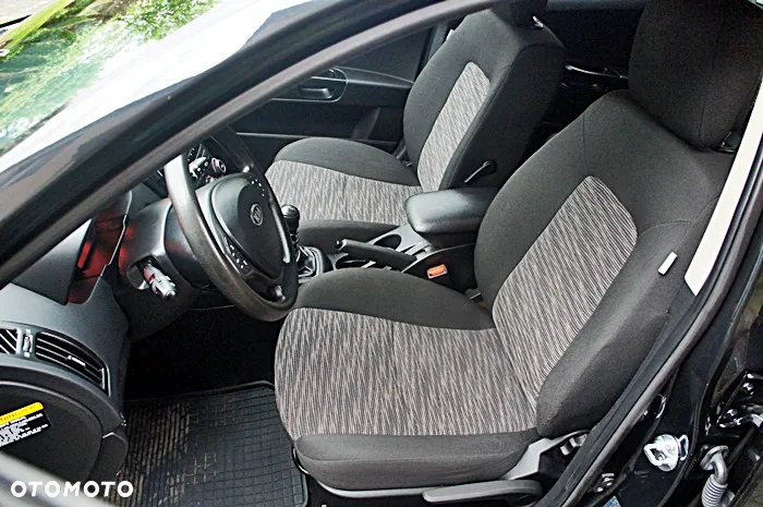 Kia Ceed - 16
