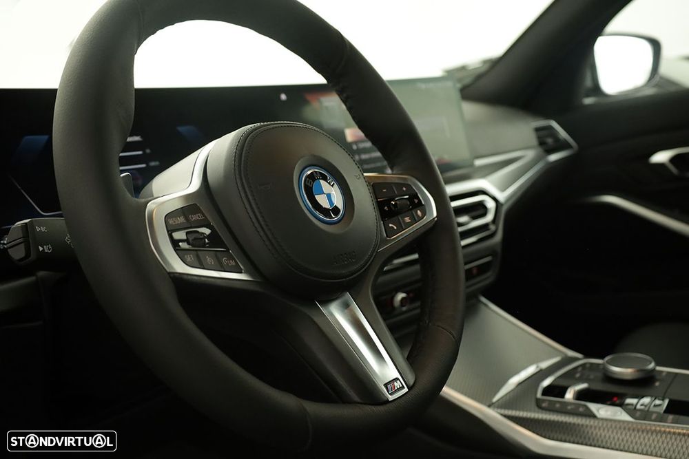 BMW 330 e Touring Pack M Auto - 17