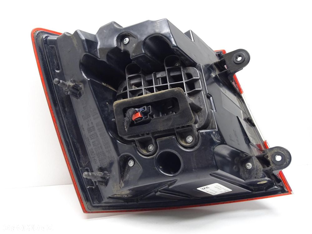 LAMPA PRAWY TYŁ W BŁOTNIK 5E9945208A SKODA OCTAVIA III LIFT KOMBI LED - 9