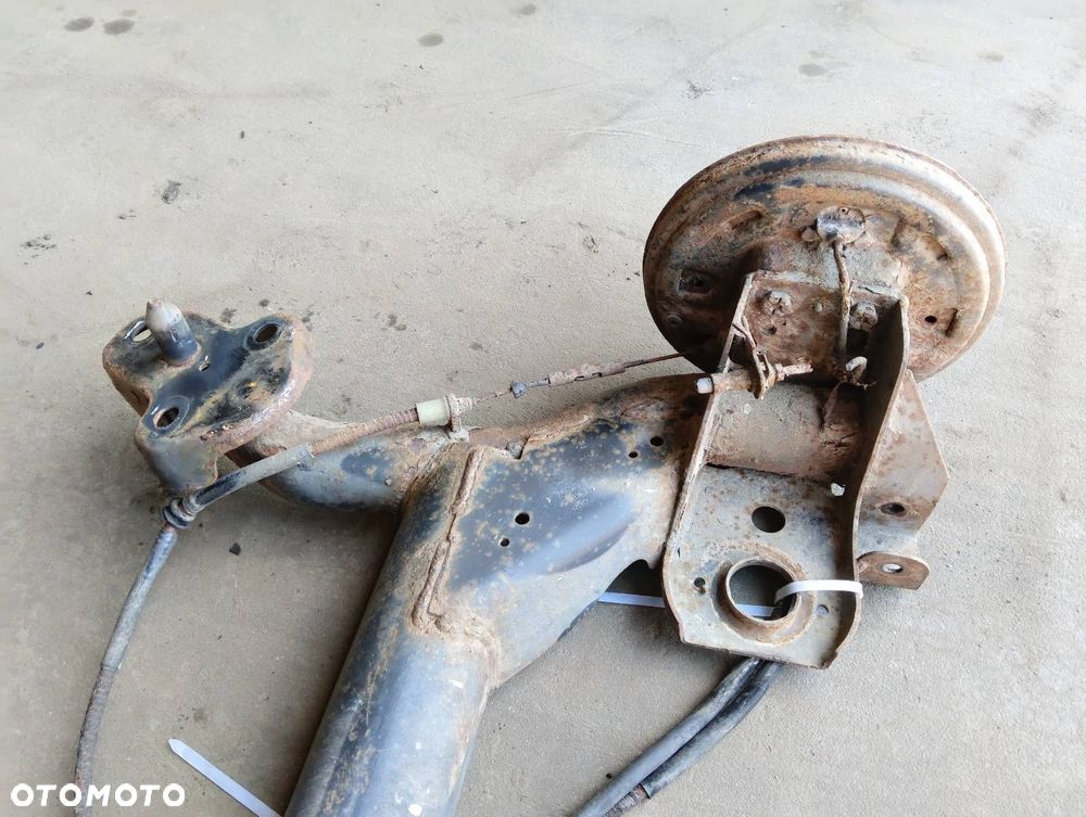 BELKA OŚ ZAWIESZENIA TYŁ BĘBNY BEZ ABS FORD FIESTA MK5 MK6 02-05 - 2