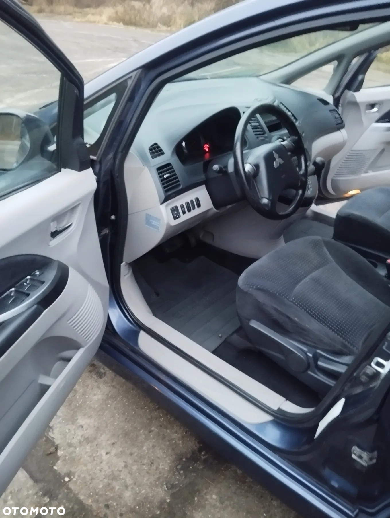 Mitsubishi Grandis 2.4 Automatik Invite - 11