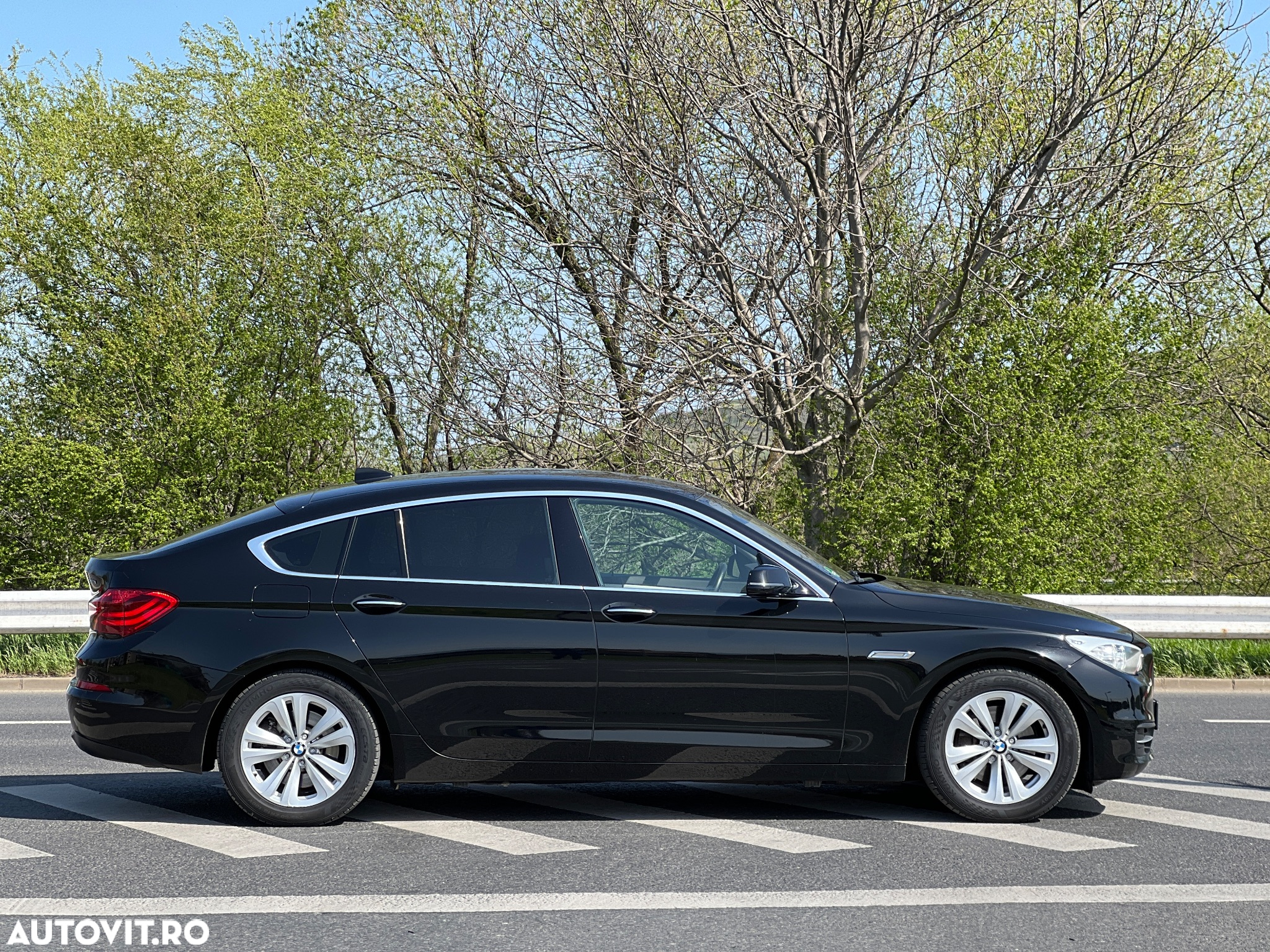 BMW Seria 5 530d xDrive Gran Turismo Aut. - 3