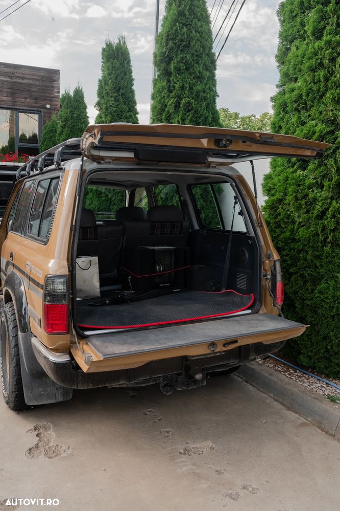 Toyota Land Cruiser - 10