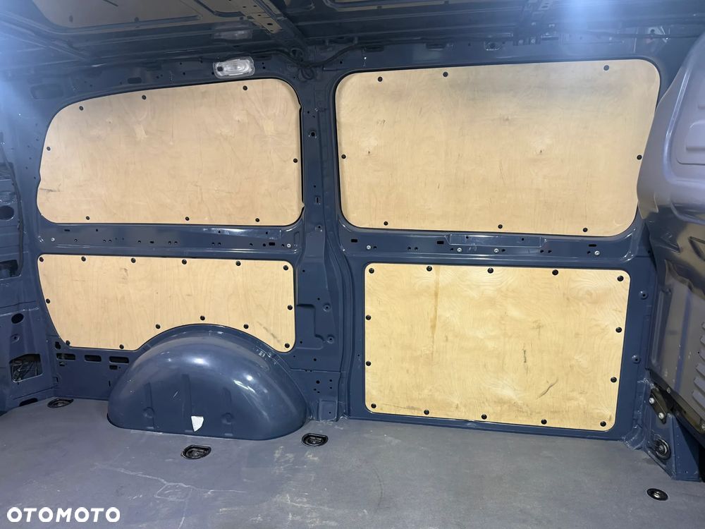 Mercedes-Benz VITO - 27