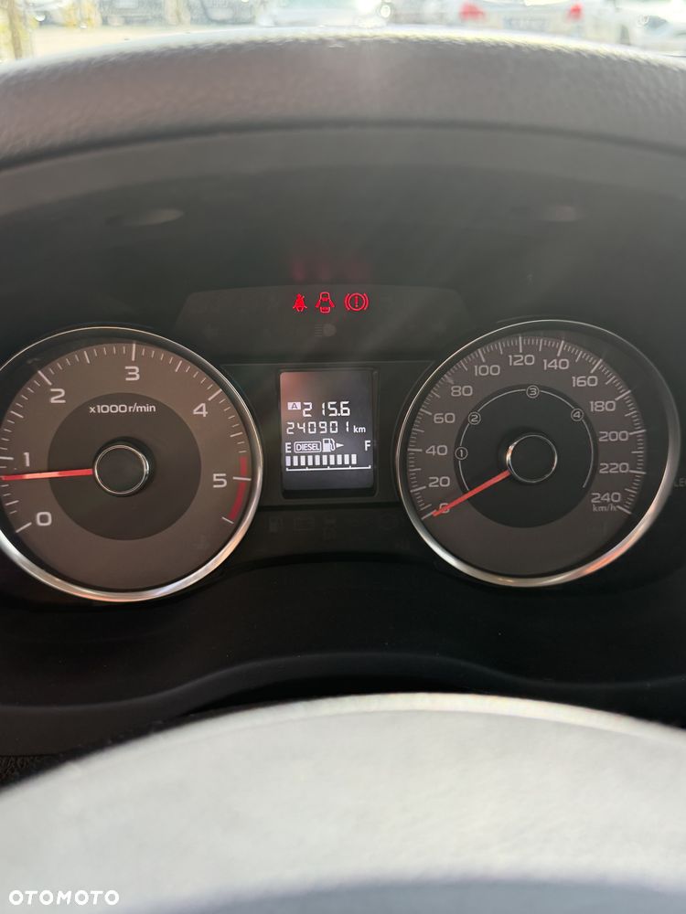 Subaru Forester 2.0D Exclusive - 6