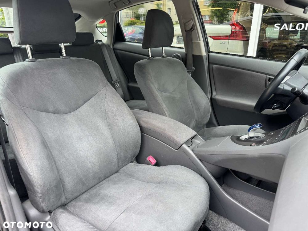 Toyota Prius 1.8 HSD Life - 22