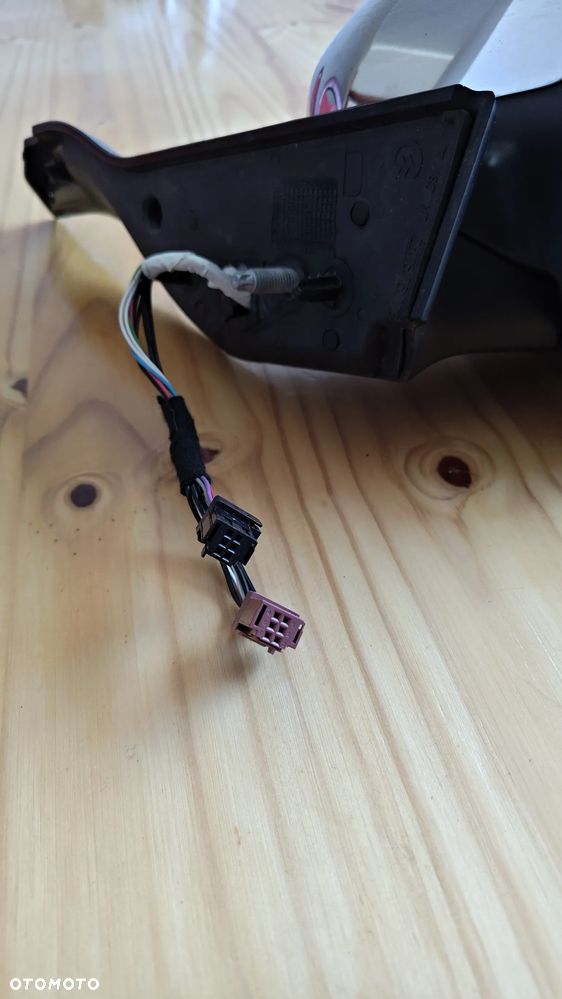 Lusterko prawe Peugeot 208 232673078 - 2