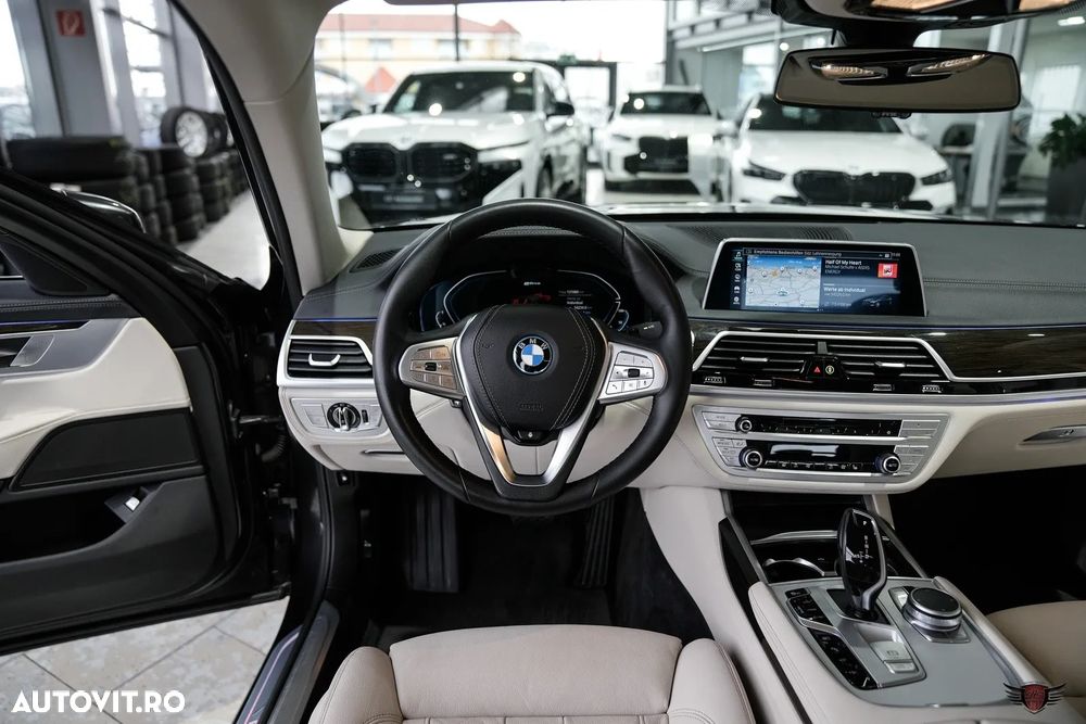 BMW Seria 7 745e - 7