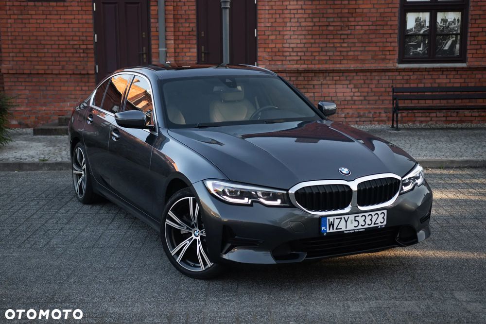 BMW Seria 3 330i xDrive Sport Line - 3