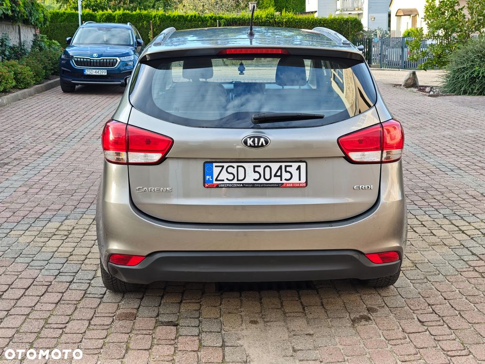 Kia Carens 1.7 CRDi 115 Dream Team Edition - 6