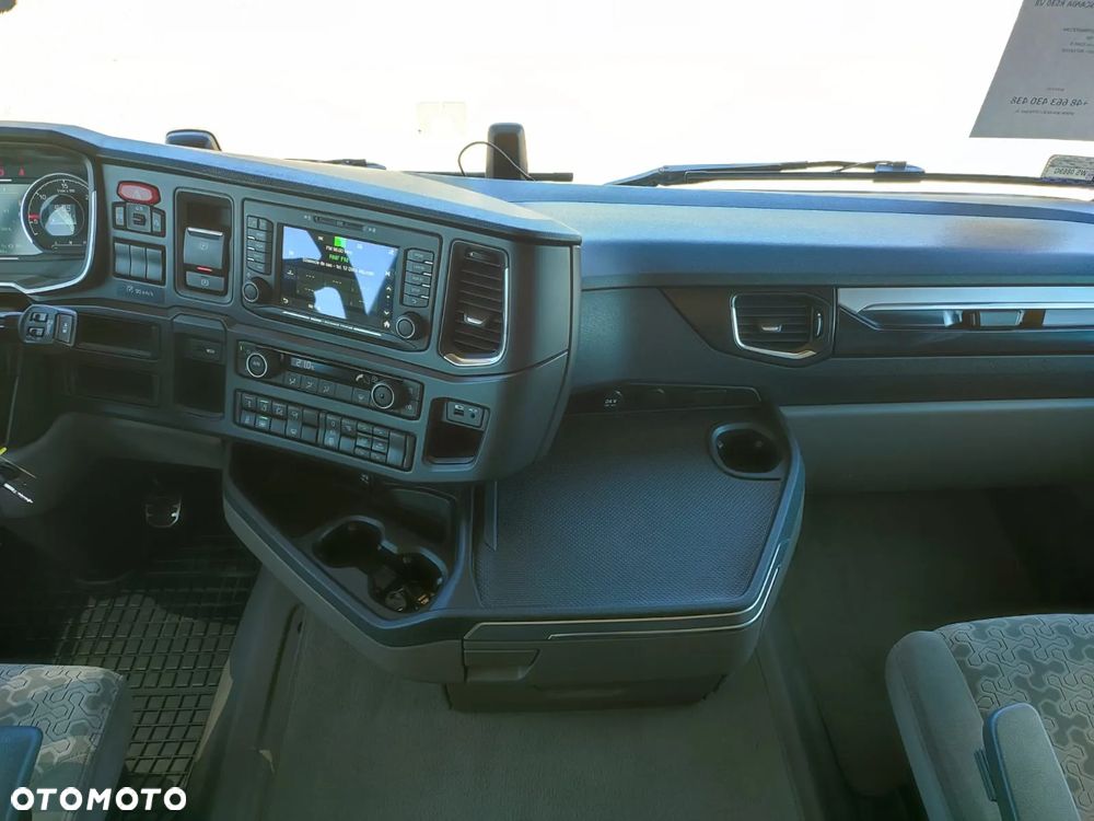 Scania R530 / STANDARD / V8 - 15