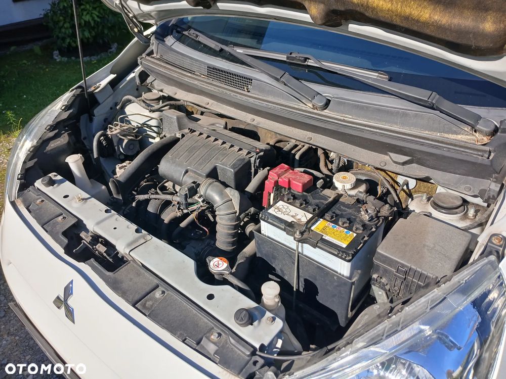 Mitsubishi Space Star - 9