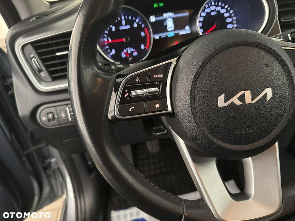 Kia Ceed - 25