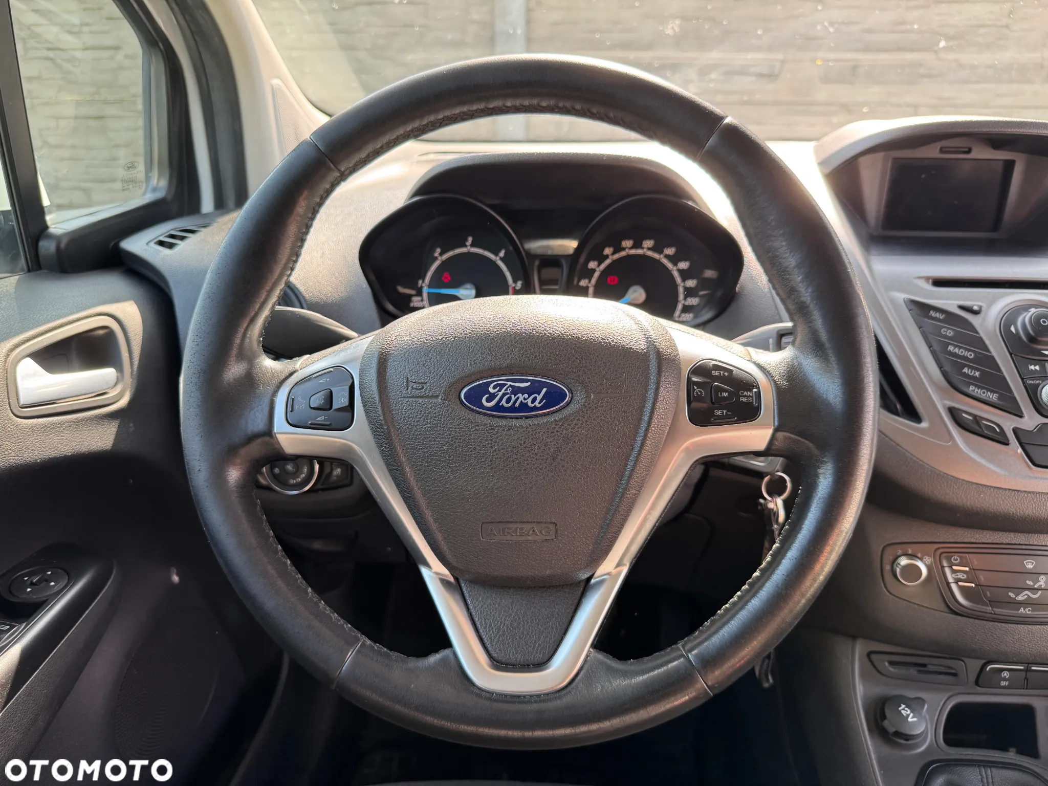 Ford Transit Courier - 15