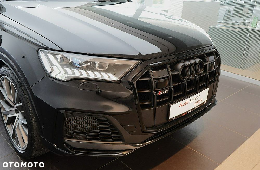 Audi SQ7 - 7