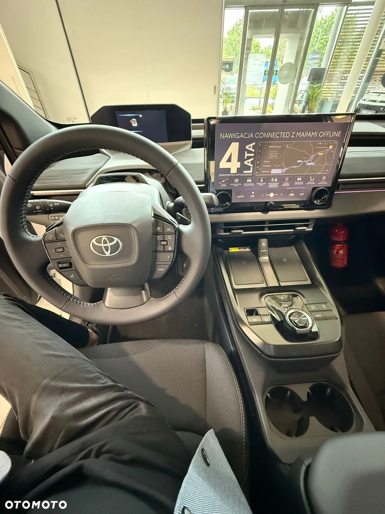 Toyota C-HR+ - 10